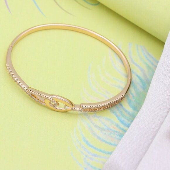 Rose Gold Bangle with Elegant Linked Center and Crystal Detailing, XPBL0565 - Picture 4 of 12